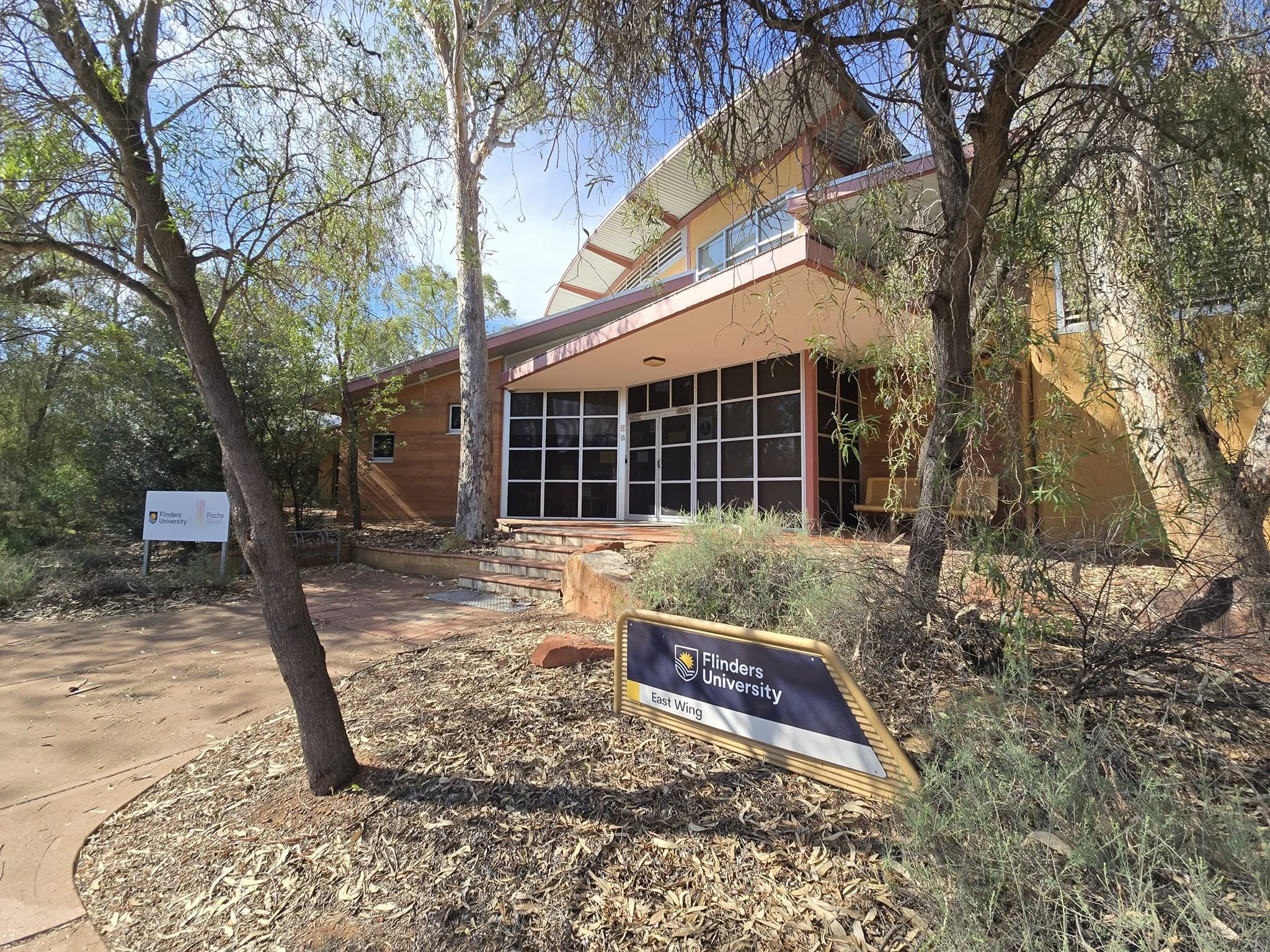 Flinders University East Wing – Alice Springs Campus อาคาร East Wing ของ Flinders University ที่แคมปัส Alice Springs